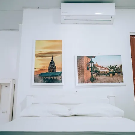 Hotel Puerto, Manga